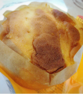 「ファミリーマート ファミマ・ベーカリー ふわふわバターパン」のクチコミ画像 by もぐのこさん