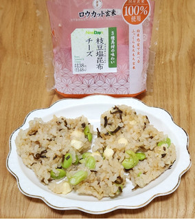 「ニューデイズ 枝豆塩昆布チーズ ロウカット玄米使用」のクチコミ画像 by みにぃ321321さん