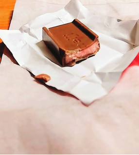 「明治 ストロベリーチョコレートBOX 箱26枚」のクチコミ画像 by ちーえび さん
