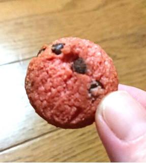 「ミスターイトウ ミニすいかチョコチップクッキー 袋36g」のクチコミ画像 by ﾎﾉﾎﾉさん