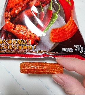 「ヘテ 辛ダンドン トッポッキスナック ブルダック激辛スパイシーチキン味 袋70g」のクチコミ画像 by ﾎﾉﾎﾉさん