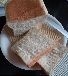「ベーカリー ルーブル 北海道小麦 中種法 定番 食パン 1斤」のクチコミ画像 by 冬生まれ暑がりさん
