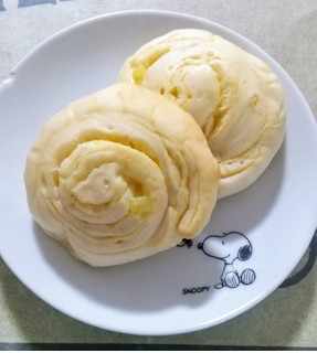 「ヤマザキ BAKE ONE もっちパン りんごカスタード 袋4個」のクチコミ画像 by ピーまるさん