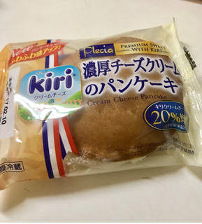 「プレシア PREMIUM SWEETS WITH KIRI 濃厚チーズクリームのパンケーキ 袋1個」のクチコミ画像 by ke2menbomber203さん