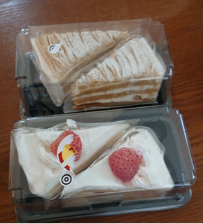 「スイーツ・スイーツ 窯の極み いちごケーキ パック2個」のクチコミ画像 by ぺりちゃんさん