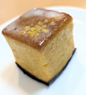 「スターバックス レモンキューブケーキ」のクチコミ画像 by はるなつひさん