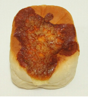 「ファミリーマート ファミマ・ベーカリー チーズタッカルビパン」のクチコミ画像 by ぷちとまとさん