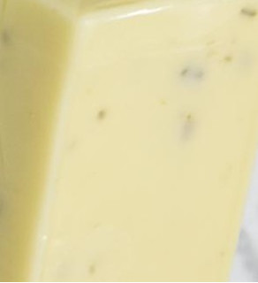 「Q・B・B おうちDE居酒屋 ベビーチーズ 焦がしにんにく＆ねぎ油風味 60g」のクチコミ画像 by レビュアーさん