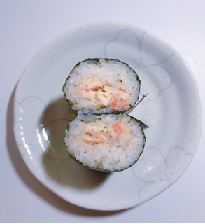 「ローソン 手巻寿司 蒸し鶏の梅しそサラダ」のクチコミ画像 by レビュアーさん