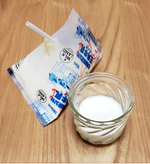 「毎日牛乳 北海道酪農公社 三角牛乳 180ml」のクチコミ画像 by みにぃ321321さん