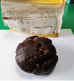 「ファミリーマート ファミマルSweets 濃厚ショコラシュー」のクチコミ画像 by ウナギミント333さん