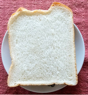 「YKベーキング ほんのり甘い食パン 袋5枚入り」のクチコミ画像 by ピーまるさん