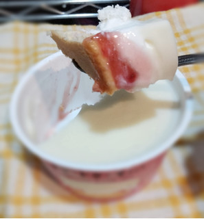 「井村屋 ショートケーキアイス カップ95ml」のクチコミ画像 by べべべさん