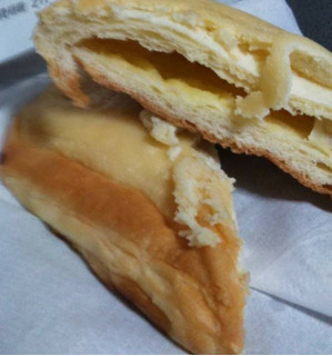 「神戸屋 Bread Selection デニッシュメロンレモンクリーム入り 袋1個」のクチコミ画像 by プコーさん