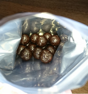「トップバリュ 砂糖不使用チョコレートビターカカオ70％ 袋36g」のクチコミ画像 by もぐりーさん