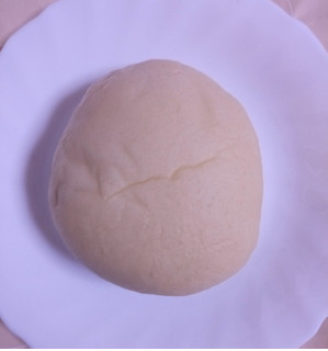 「第一パン 北海道生クリームのとろけるクリームパン」のクチコミ画像 by ゆるりむさん