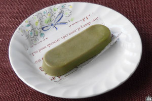 京都産宇治抹茶の渋みとチョコの甘さを合わせたガトーショコラ