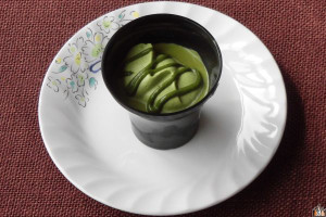 渋みと香りの宇治抹茶をショコラ、ホイップ、ソースに使用した、とろ生食感ショコラの抹茶バージョン。