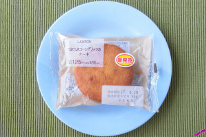 ひきわりトウモロコシの食感と味わいが特徴の、しっとり風味良いケーキ。