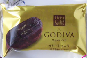 ふんわりチョコスポンジと濃厚チョコムースの二層仕立て、GODIVAコラボ第3段のガトーショコラ。