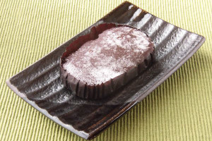 チョコ色の台紙におさまったチョコ色の生地。