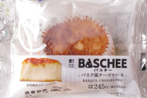 しっとりなめらか、濃厚な味わいのバスク風チーズケーキ。