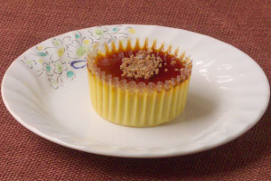 プリーツカップに収まった、プチケーキ仕立てのスイートポテト。