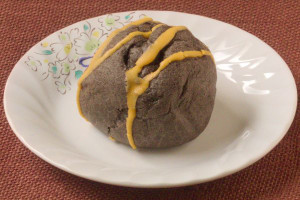 丸々とした黒い生地。