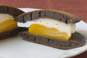 ふんわりホイップもしっとりかぼちゃもどっしり分厚いボリューム感。