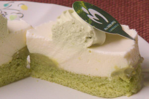 グリーンと白のソフトなコントラスト。