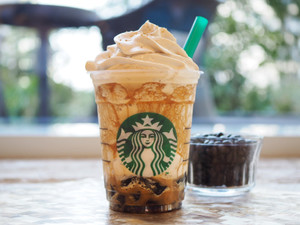 スタバ新作フラペチーノ！上から下までコーヒー尽くしのビバレッジ！