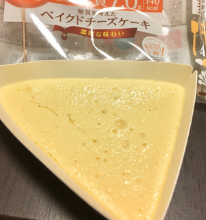 「モンテール スイーツプラン 糖質を考えたベイクドチーズケーキ 袋1個」のクチコミ画像 by ふわのんさん