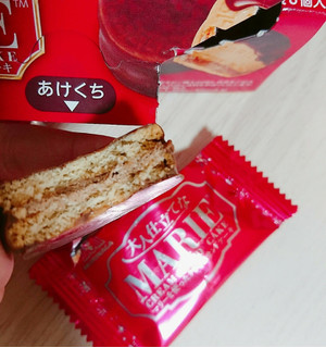 「森永製菓 マリーを使ったサンドケーキ 箱8個」のクチコミ画像 by ぺりちゃんさん