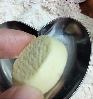 「MAISON CACAO Nama Chokolate Cookie White Apricot 2枚入り」のクチコミ画像 by おうちーママさん