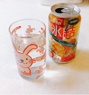 「KIRIN 氷結 マンゴースパークリング 缶350ml」のクチコミ画像 by ビーピィさん
