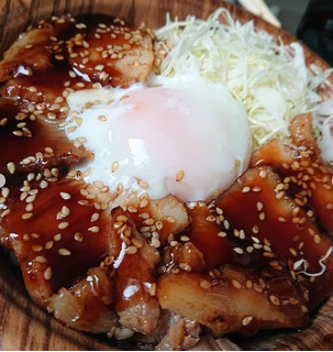 「ローソン まちかど厨房 直火で炙った焼豚丼」のクチコミ画像 by yuna14さん