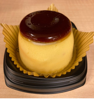「ローソン Uchi Cafe’ まるでプリンな生カスタードケーキ」のクチコミ画像 by nmogさん