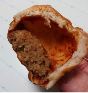 「ヤマザキ 薄皮 ハンバーグ＆ケチャップパン 袋4個」のクチコミ画像 by ﾎﾉﾎﾉさん