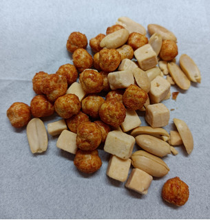 「日本橋菓房 Nihonbashi Bar Beans ハリッサ風ひよこ豆のミックス 袋30g」のクチコミ画像 by hiro718163さん