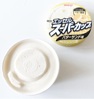 「明治 エッセル スーパーカップ バターサンド味 カップ200ml」のクチコミ画像 by コーンスナック好きさん