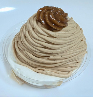 「セブン-イレブン イタリア栗のモンブラン 8層仕立て」のクチコミ画像 by はるなつひさん