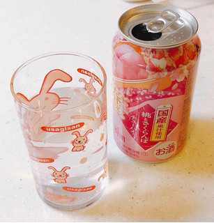 「アサヒ 果実の瞬間 国産桃とさくらんぼ 缶350ml」のクチコミ画像 by ビーピィさん