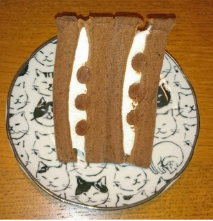「ファミリーマート 生チョコのケーキサンド」のクチコミ画像 by レビュアーさん