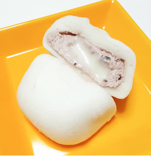 「ヤマザキ 至福の生大福 練乳ソース＆あずきホイップ 袋1個」のクチコミ画像 by つなさん