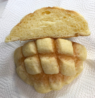 「セブン-イレブン 国産小麦使用ふんわりメロンパン」のクチコミ画像 by SANAさん