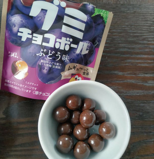 「森永製菓 グミチョコボール ぶどう味 袋47g」のクチコミ画像 by COCOAさん