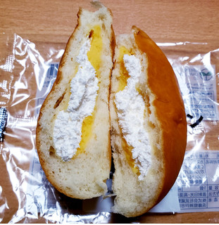 「セブンプレミアム ダブルクリームパン 袋1個」のクチコミ画像 by はまポチさん