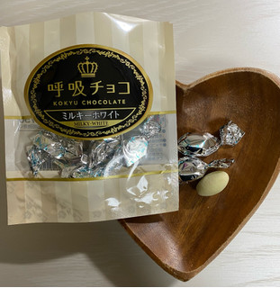 「マルシゲ ティラミスチョコレート ホワイト 45g」のクチコミ画像 by わらびーずさん