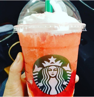 「スターバックス ＃STRAWBERRYVERYMUCHFRAPPUCCINO」のクチコミ画像 by たぬたぬっこさん