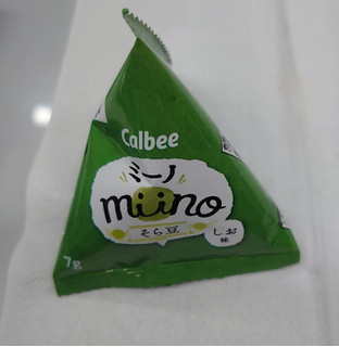 「カルビー miino そら豆 しお味 三角パック 袋7g×10」のクチコミ画像 by もぐりーさん